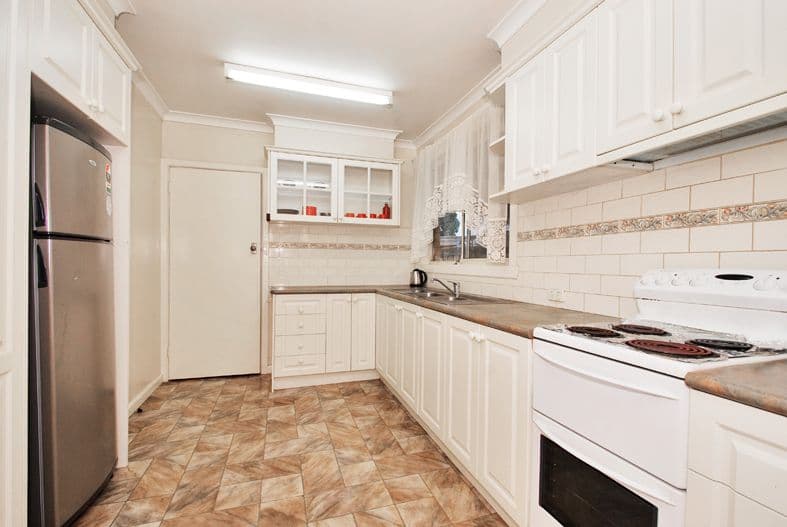 8 MANDOWIE Crescent, CROYDON VIC 3136, Croydon - Thumbnail 3