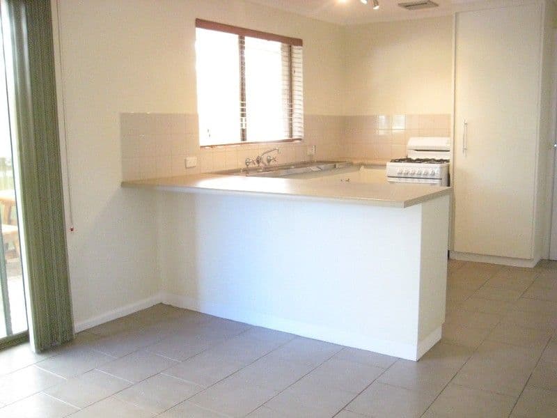 215 Lower Athelstone Road, ATHELSTONE SA 5076, Athelstone - Thumbnail 4