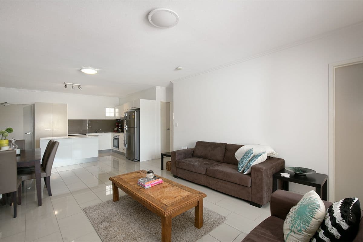 10 Lynne Grove Avenue, Corinda QLD 4075, Corinda - Thumbnail 3