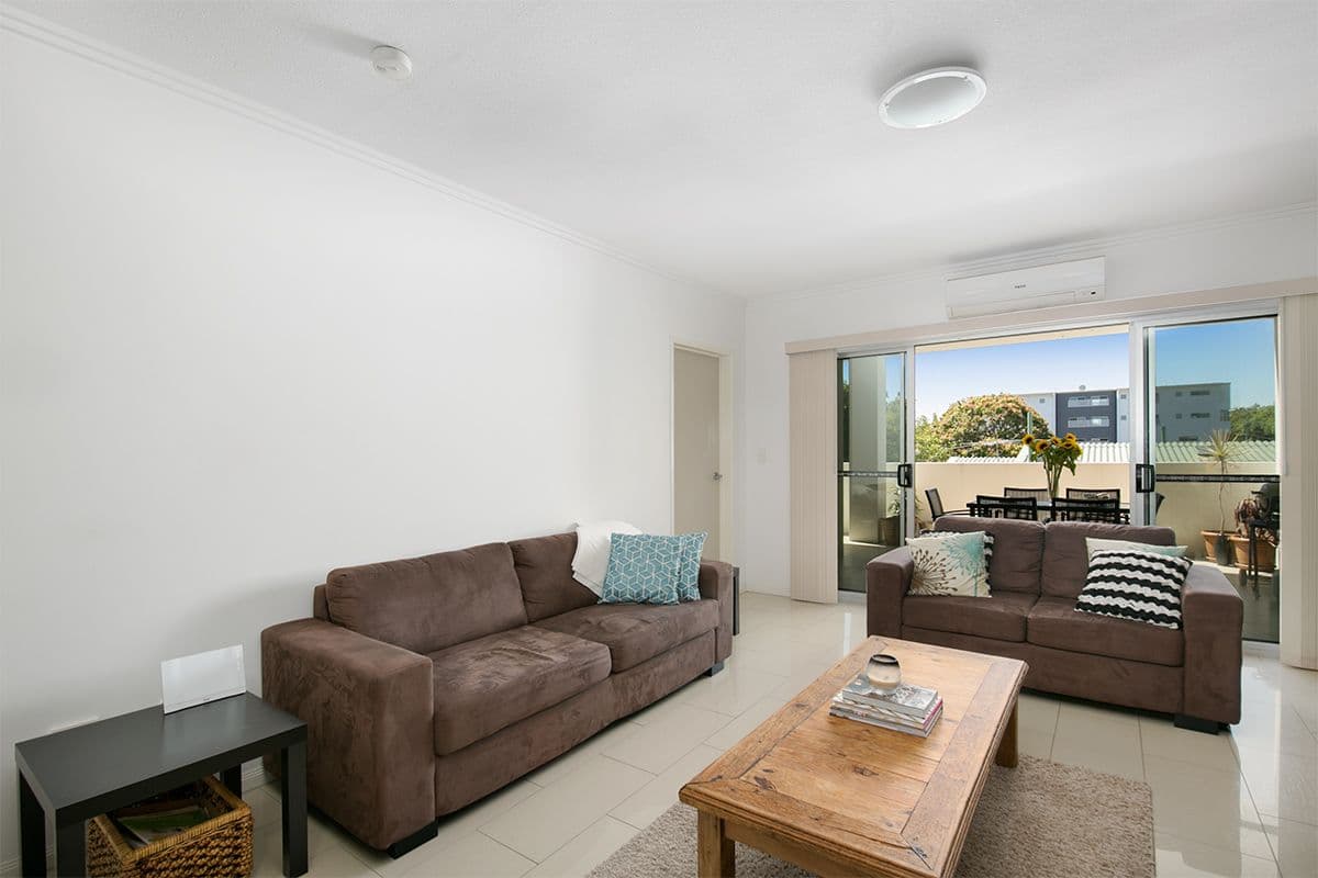 10 Lynne Grove Avenue, Corinda QLD 4075, Corinda - Thumbnail 4