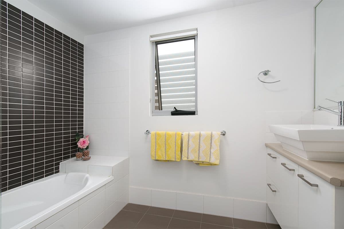 10 Lynne Grove Avenue, Corinda QLD 4075, Corinda - Thumbnail 8