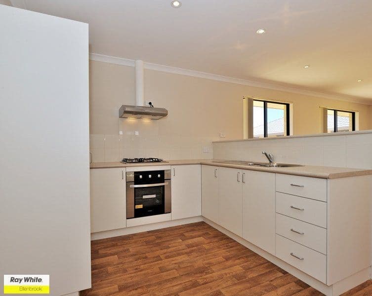 28 Pierre Bend, ELLENBROOK WA 6069, Ellenbrook - Thumbnail 3