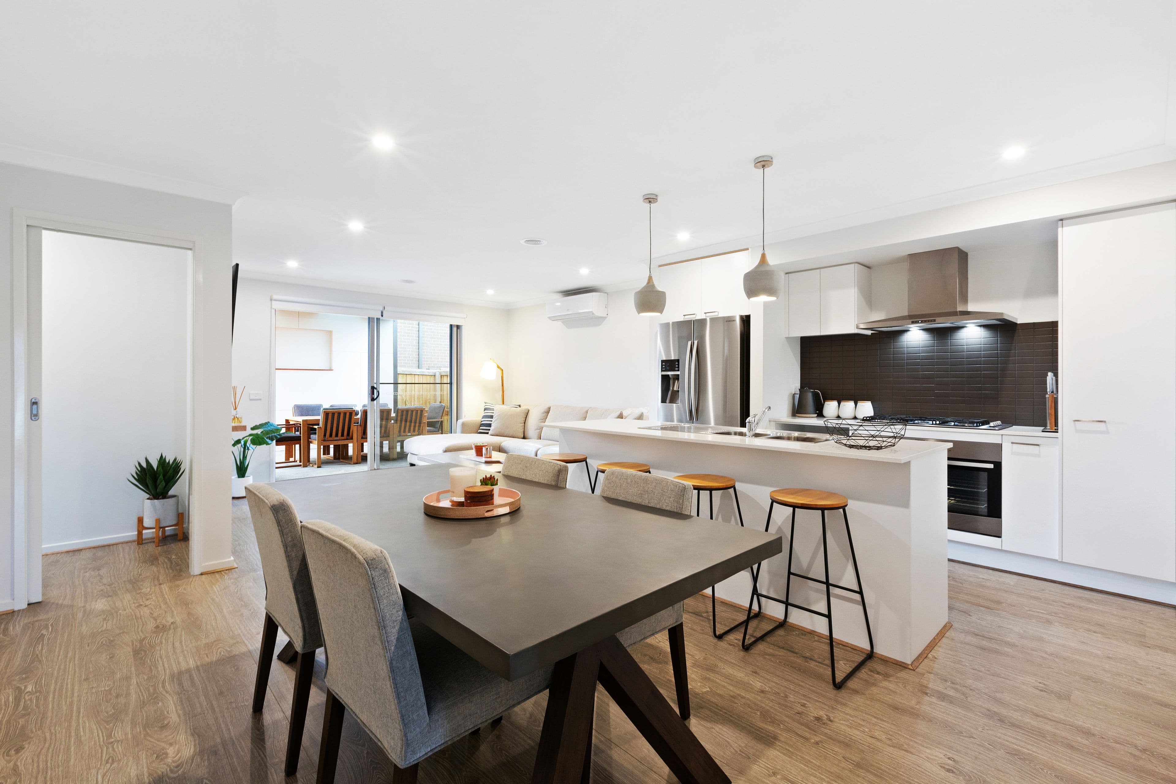 69 Waterman Drive, Clyde VIC 3978, Clyde - Thumbnail 2