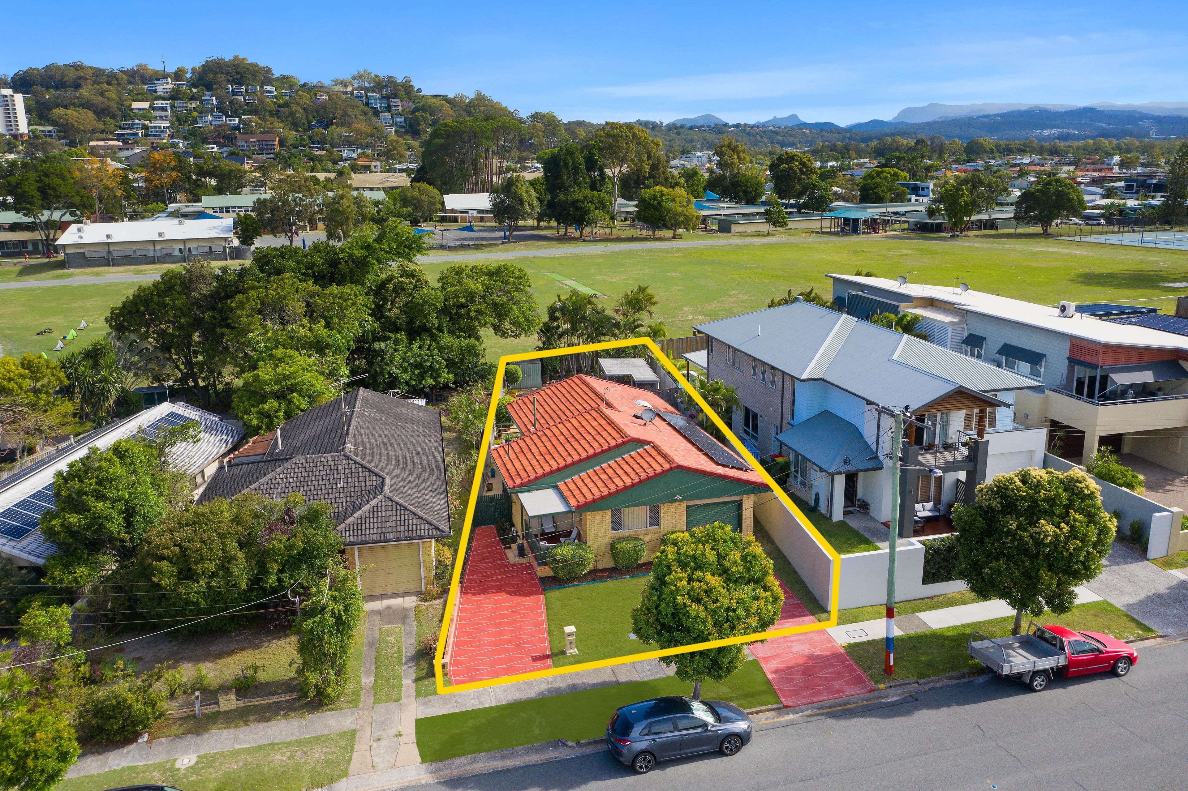 6 Diana Avenue, Burleigh Heads QLD 4220, Burleigh Heads - Image 1