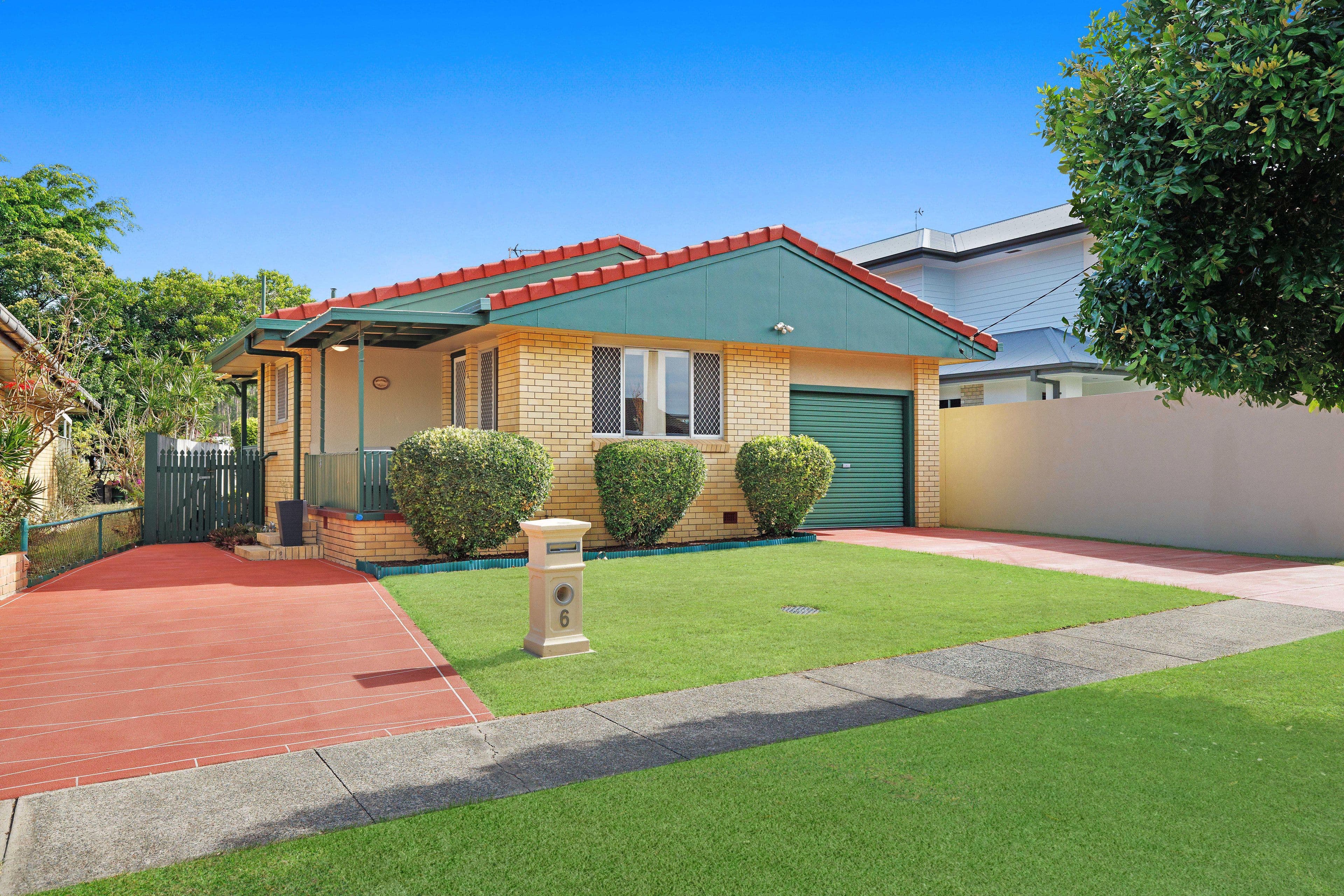 6 Diana Avenue, Burleigh Heads QLD 4220, Burleigh Heads - Thumbnail 4