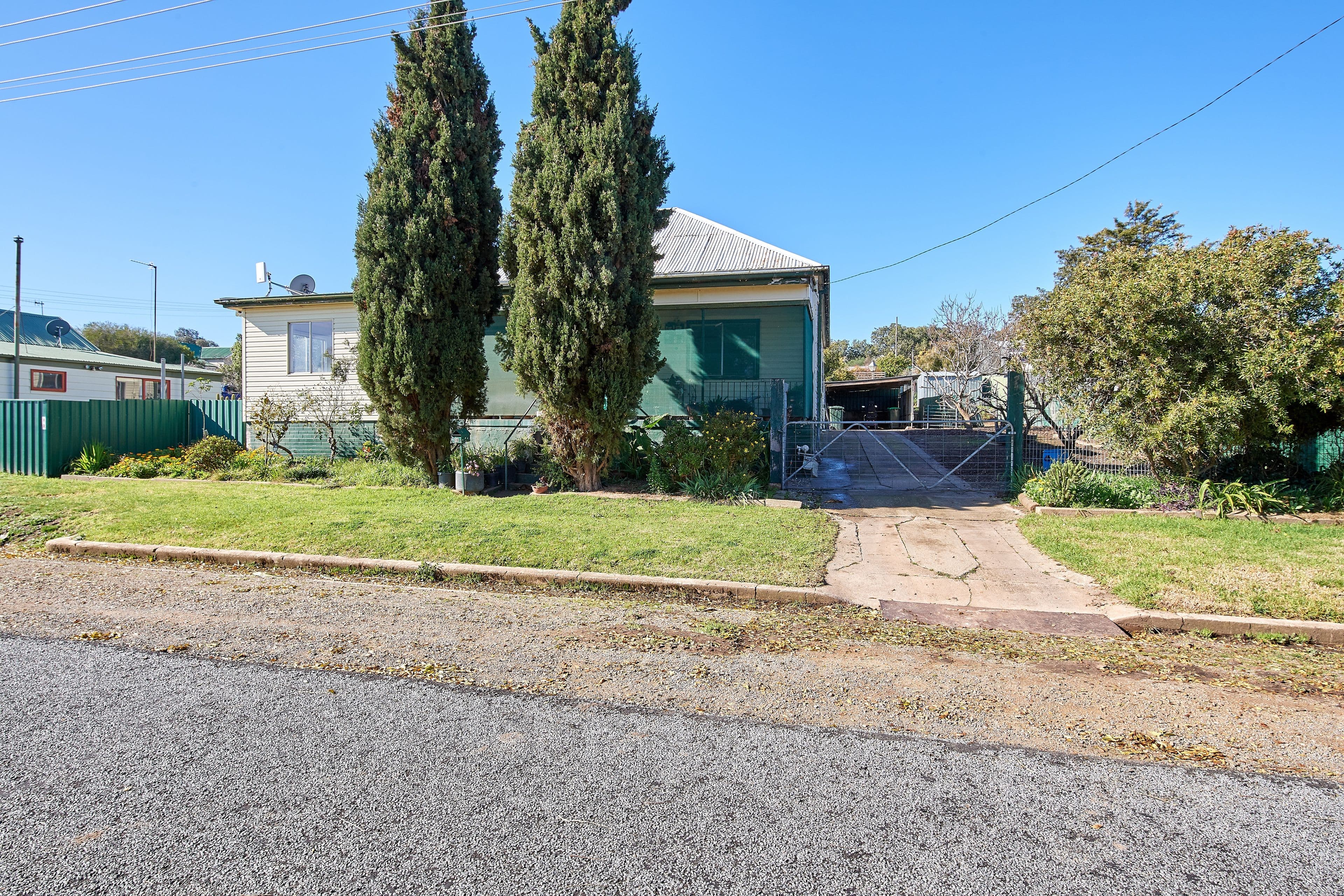 28 Goulburn Street, Junee NSW 2663, Junee - Image 1