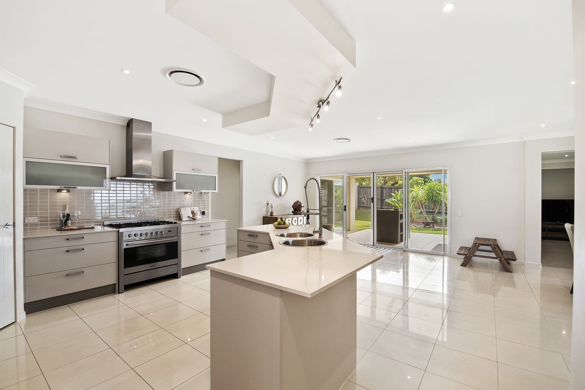 3 Eaton Close, North Lakes QLD 4509, North Lakes - Thumbnail 2
