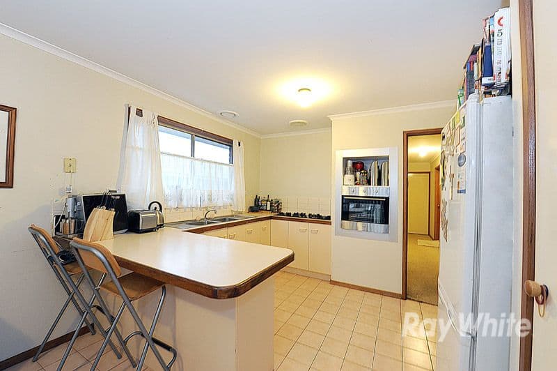 17 Florence Avenue, BERWICK VIC 3806, Berwick - Thumbnail 2