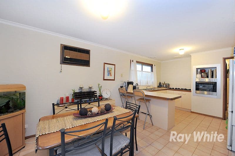 17 Florence Avenue, BERWICK VIC 3806, Berwick - Thumbnail 4