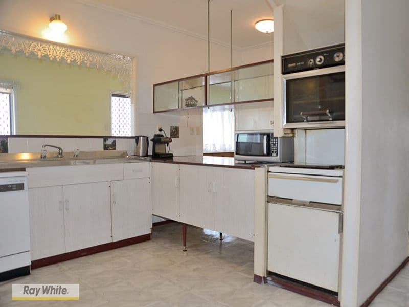 2 Sunnyside Road, Scarborough QLD 4020, Scarborough - Thumbnail 8