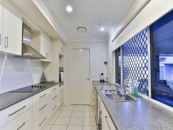 17 Debbie Court, Oakey QLD 4401, Oakey - Thumbnail 2