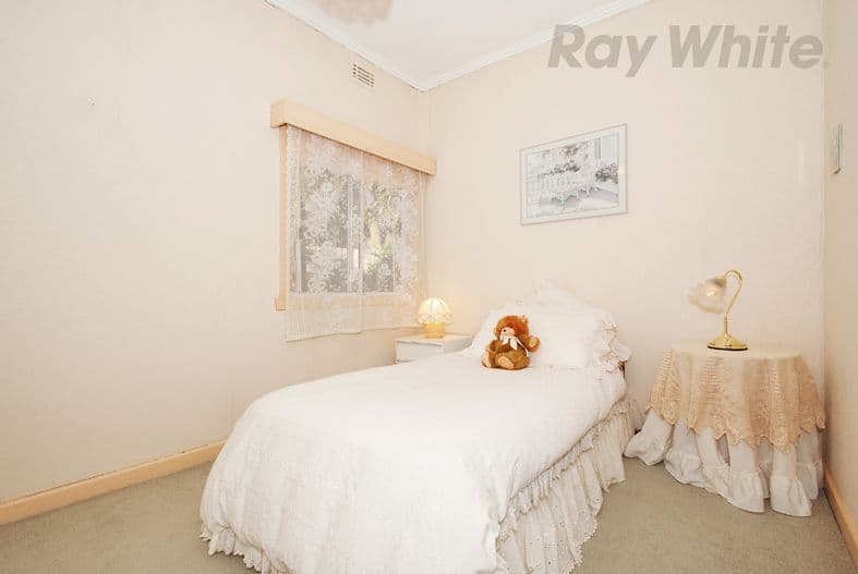 8 BARTLETT Avenue, Croydon VIC 3136, Croydon - Thumbnail 7