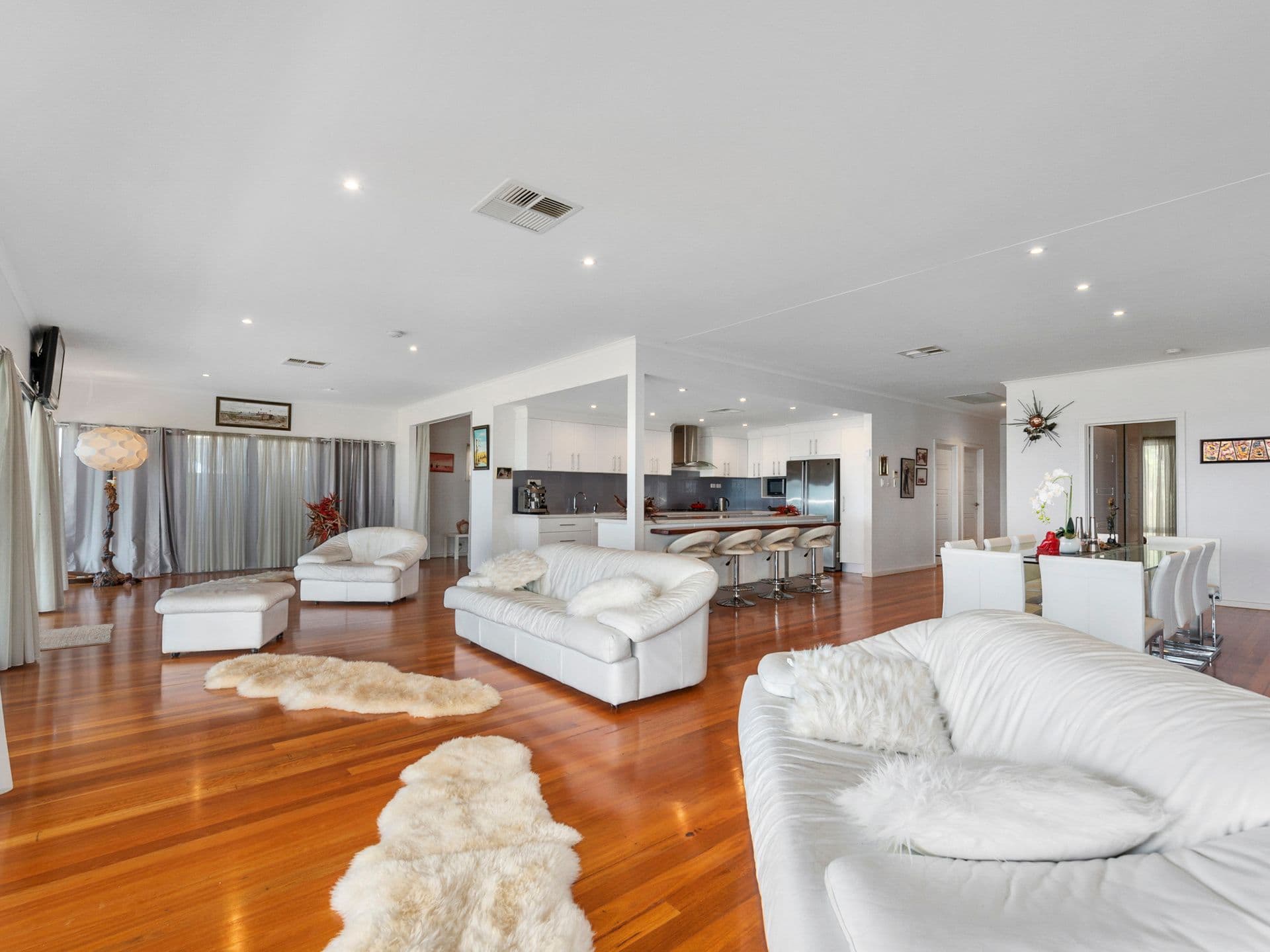 63 Main Coast Road, Pine Point SA 5571, Pine Point - Thumbnail 6