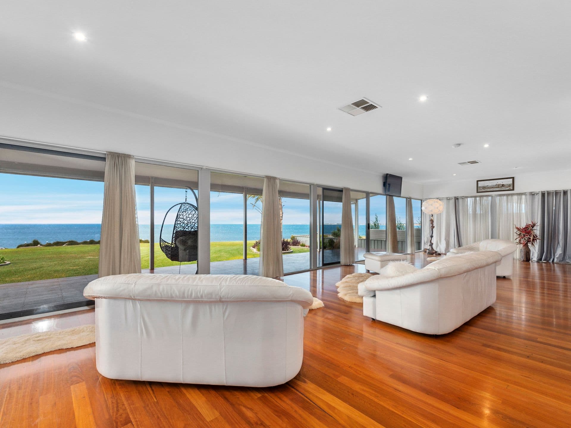 63 Main Coast Road, Pine Point SA 5571, Pine Point - Thumbnail 8