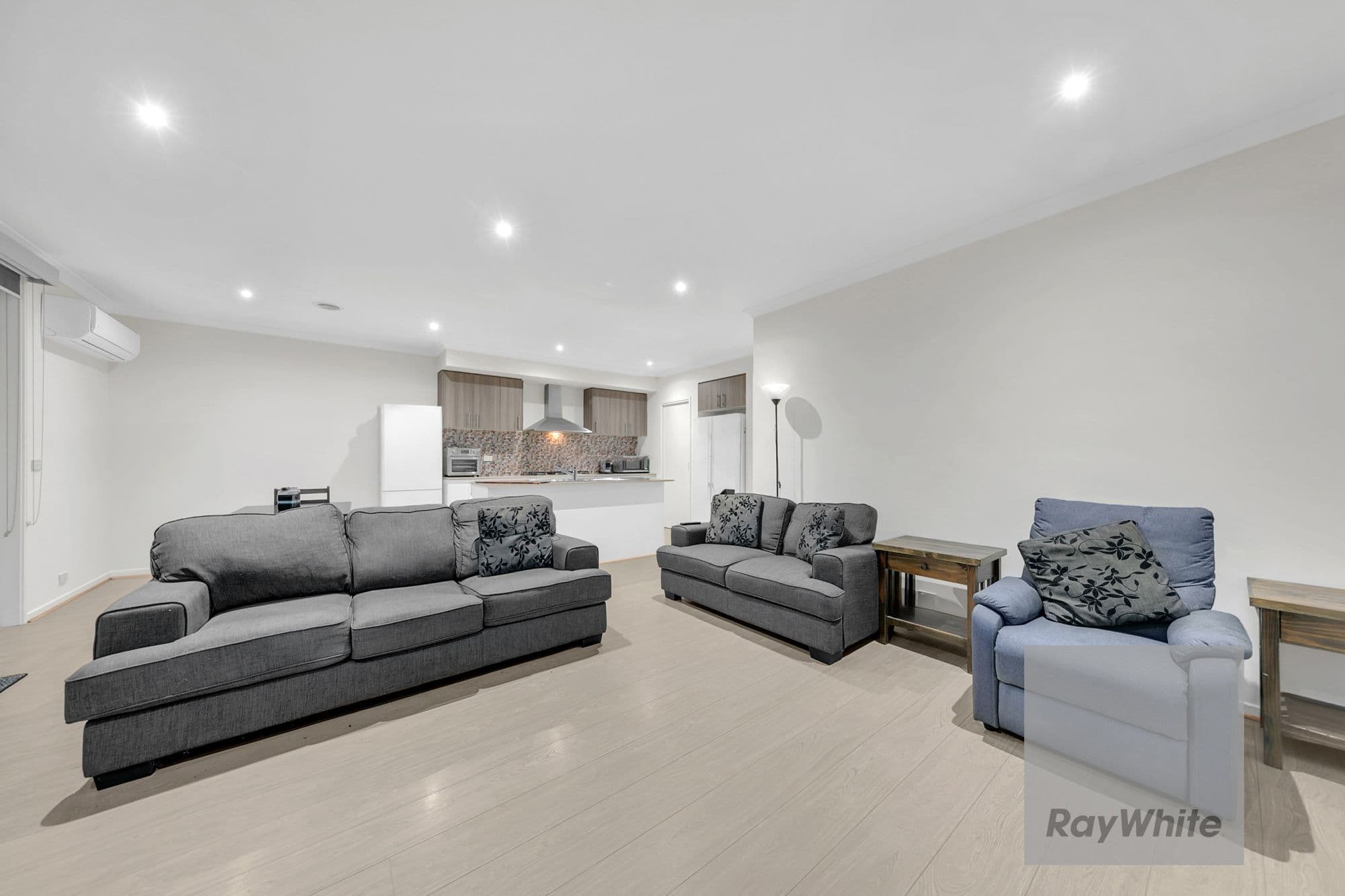 34 Trillium Boulevard, Mickleham VIC 3064, Mickleham - Thumbnail 2