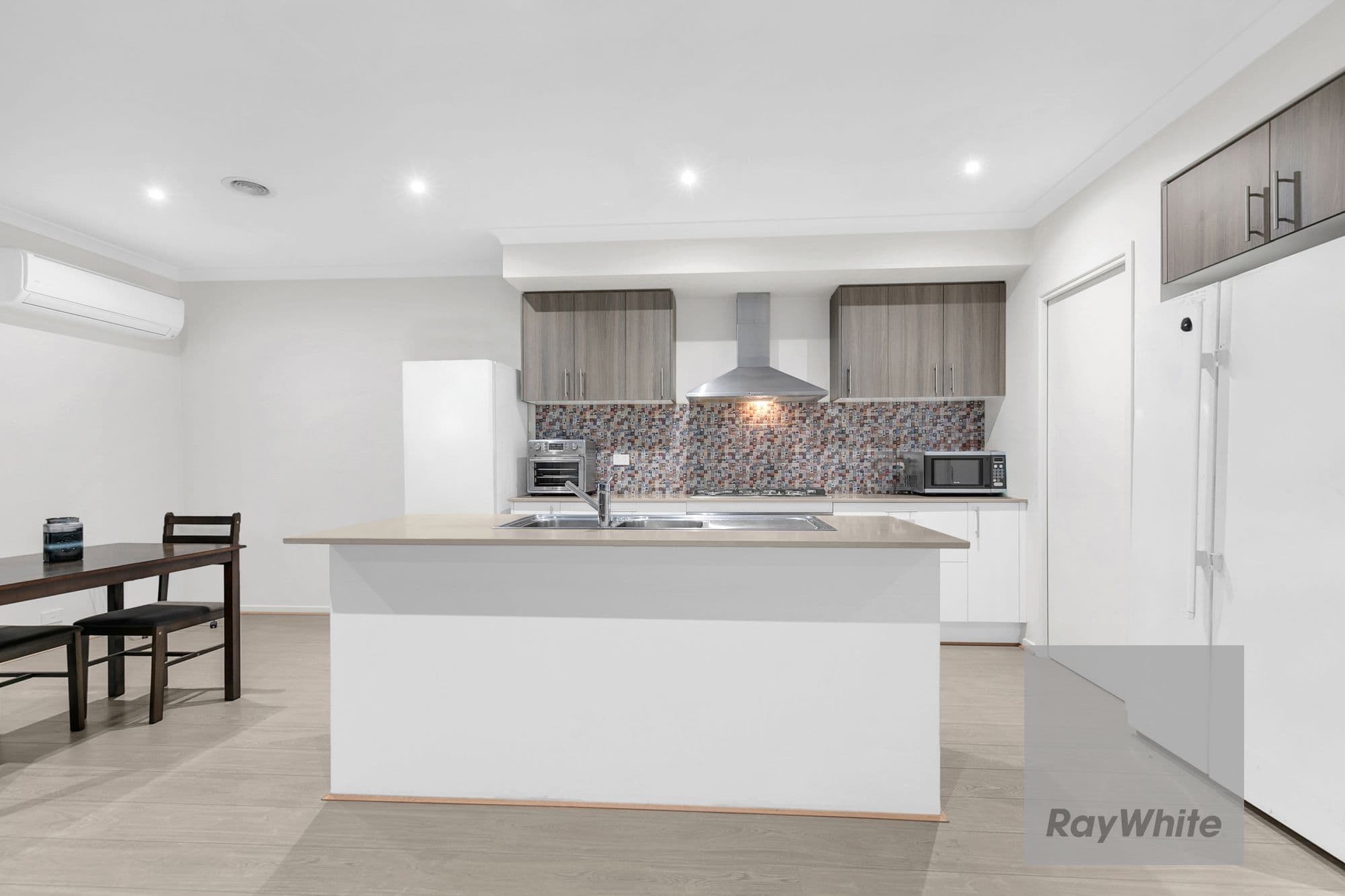 34 Trillium Boulevard, Mickleham VIC 3064, Mickleham - Thumbnail 5