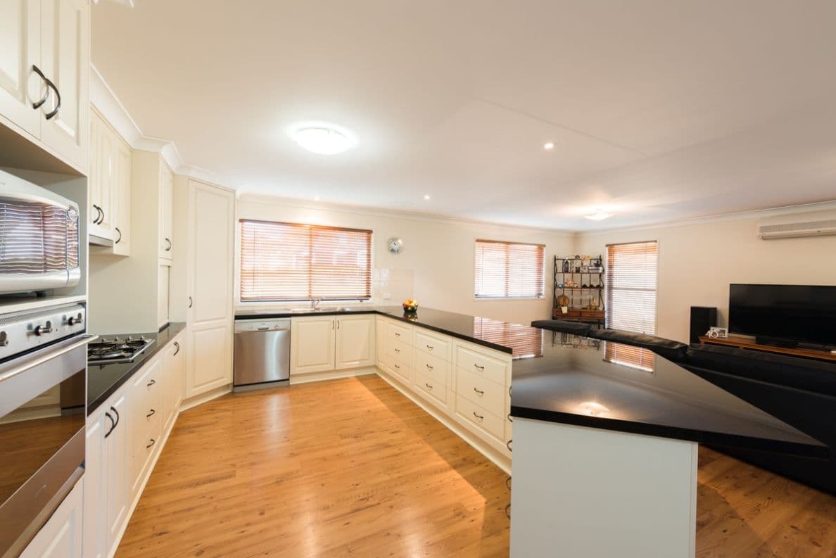 5 Jacqueline Street, GLENVALE QLD 4350, Glenvale - Thumbnail 2