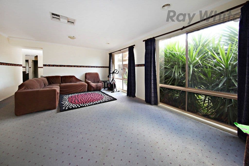 6 Governor Close, Tarneit VIC 3029, Tarneit - Thumbnail 2