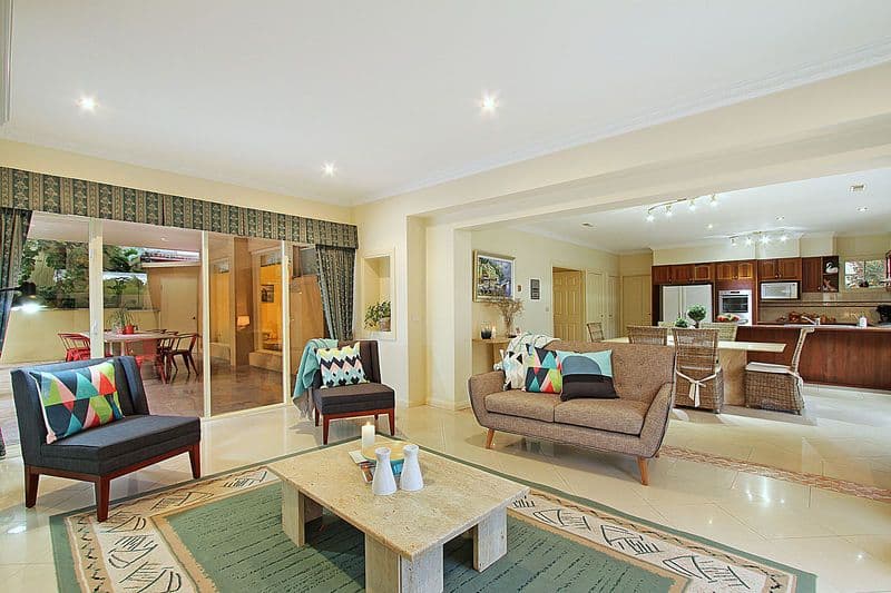 4 Hillard Court, Wheelers Hill VIC 3150, Wheelers Hill - Thumbnail 2