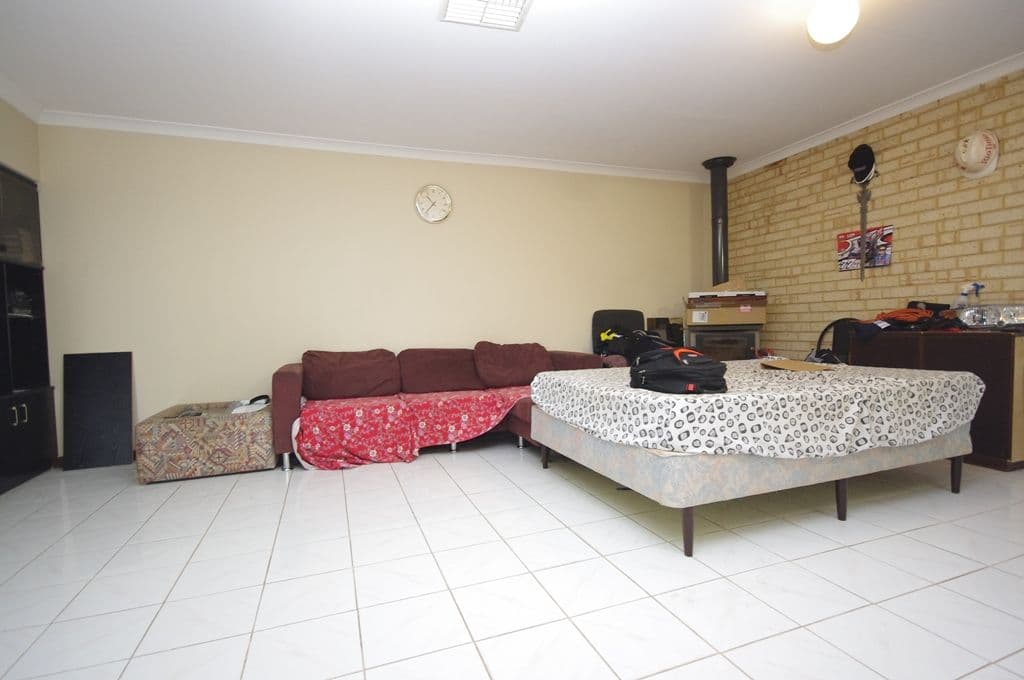16 Roydon Way, GIRRAWHEEN WA 6064, Girrawheen - Thumbnail 4