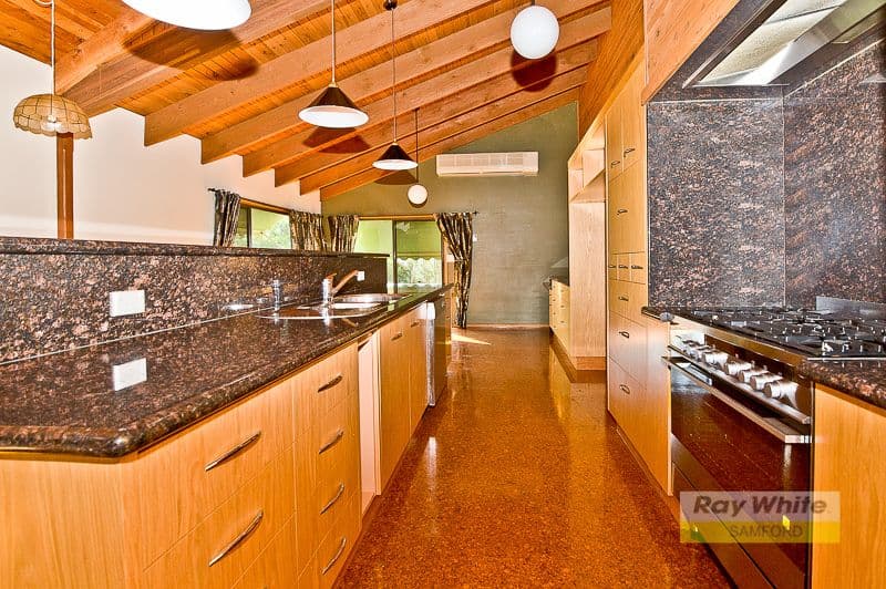 27 Nullamanna Road, CAMP MOUNTAIN QLD 4520, Camp Mountain - Thumbnail 5