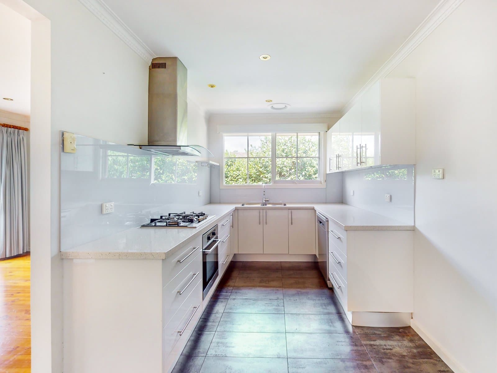 1/2 Valda Avenue, Mont Albert North VIC 3129, Mont Albert North - Thumbnail 3