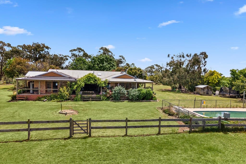 1488 Canyonleigh Road, Big Hill - Thumbnail 2