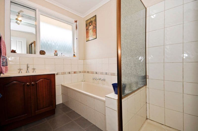 10 Toolimerin Avenue, BAYSWATER NORTH VIC 3153, Bayswater North - Thumbnail 7