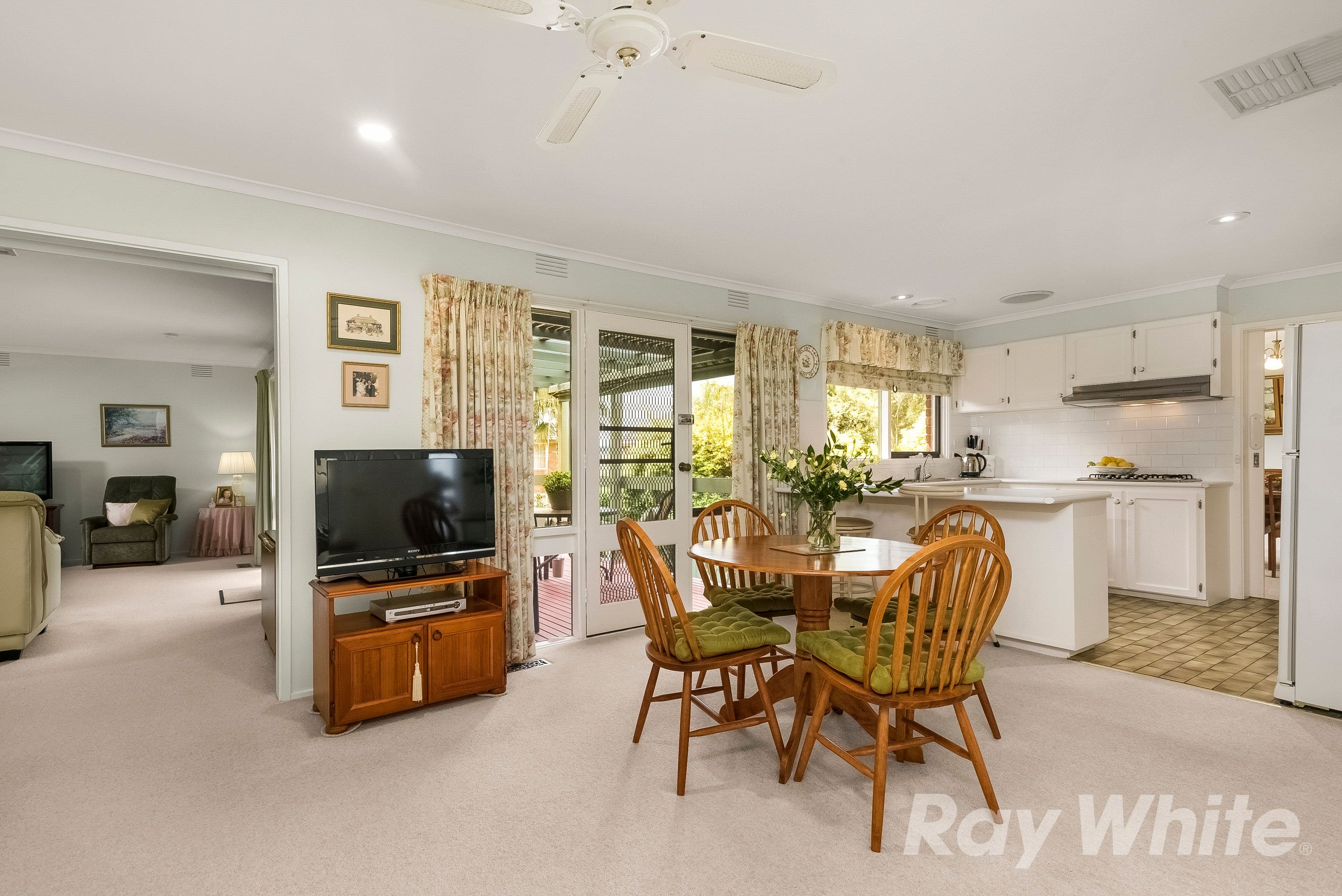 21 Kawana Crescent, Glen Waverley VIC 3150, Glen Waverley - Thumbnail 5