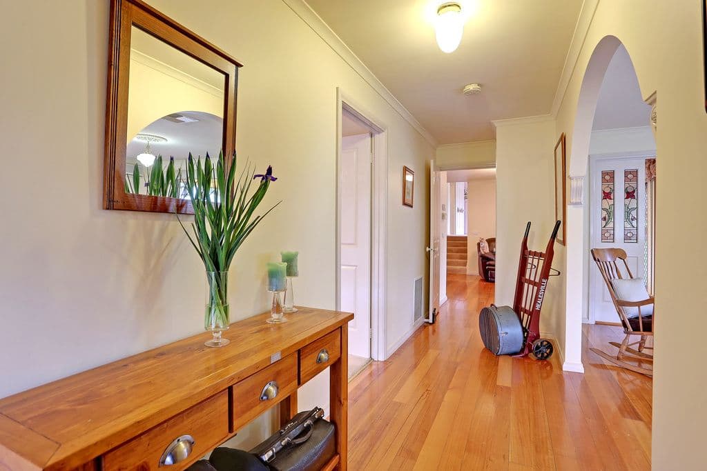 6 Leigh Close, LILYDALE VIC 3140, Lilydale - Thumbnail 2
