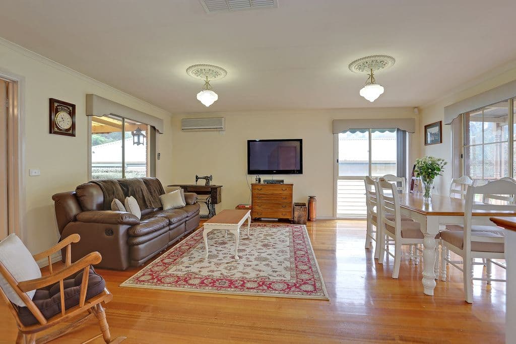 6 Leigh Close, LILYDALE VIC 3140, Lilydale - Thumbnail 4