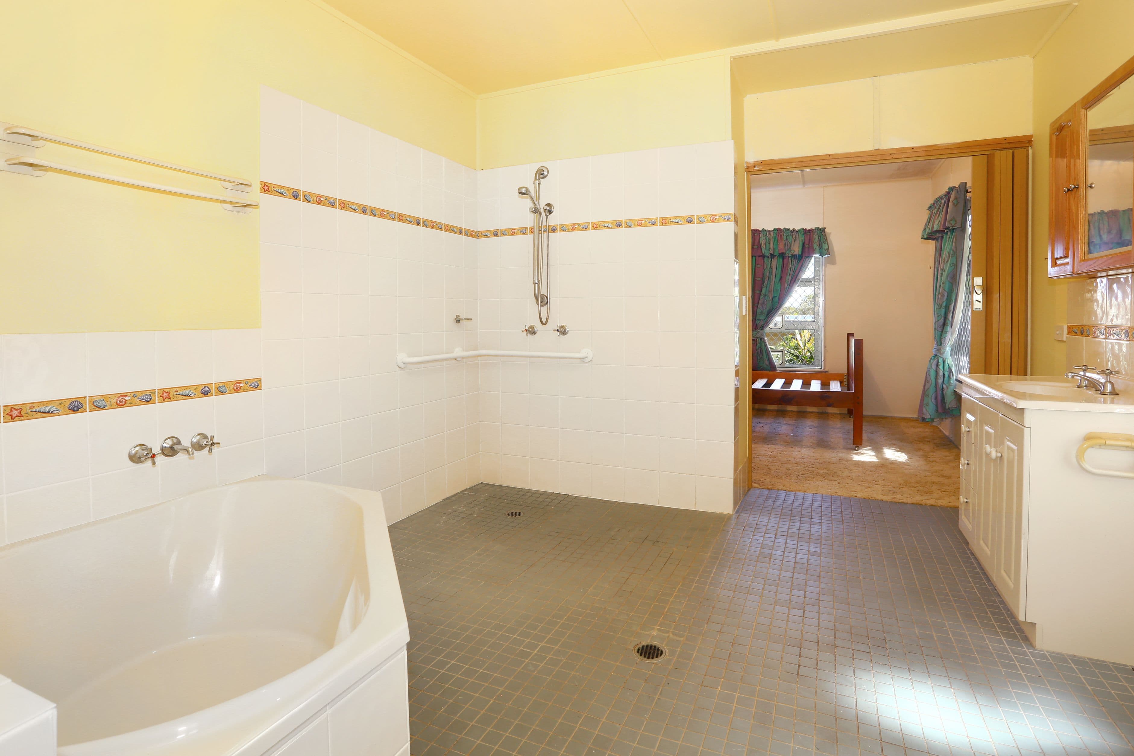27 West King Street, Southport QLD 4215, Southport - Thumbnail 8