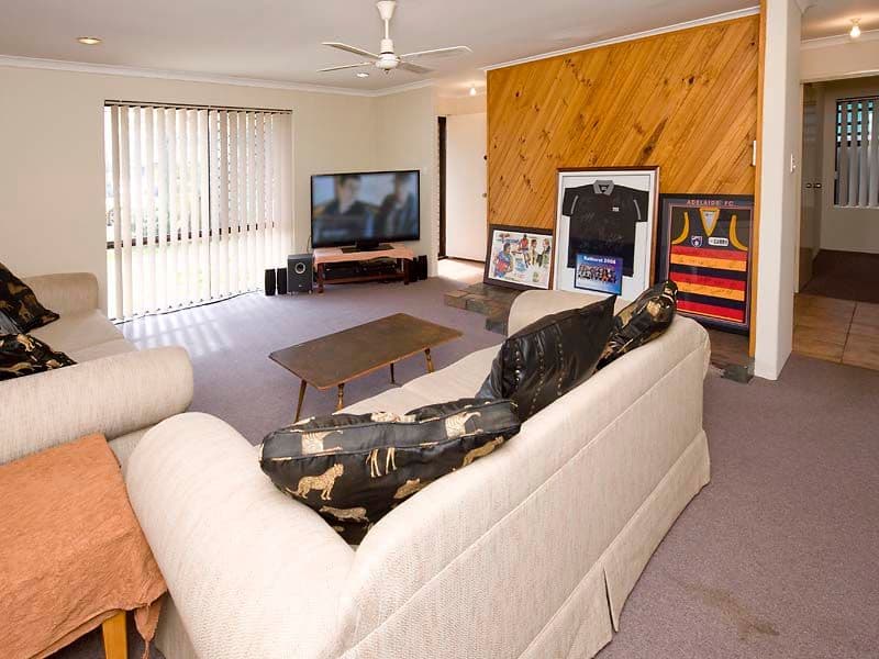 20 Kingsbridge Road, WARNBRO WA 6169, Warnbro - Thumbnail 2