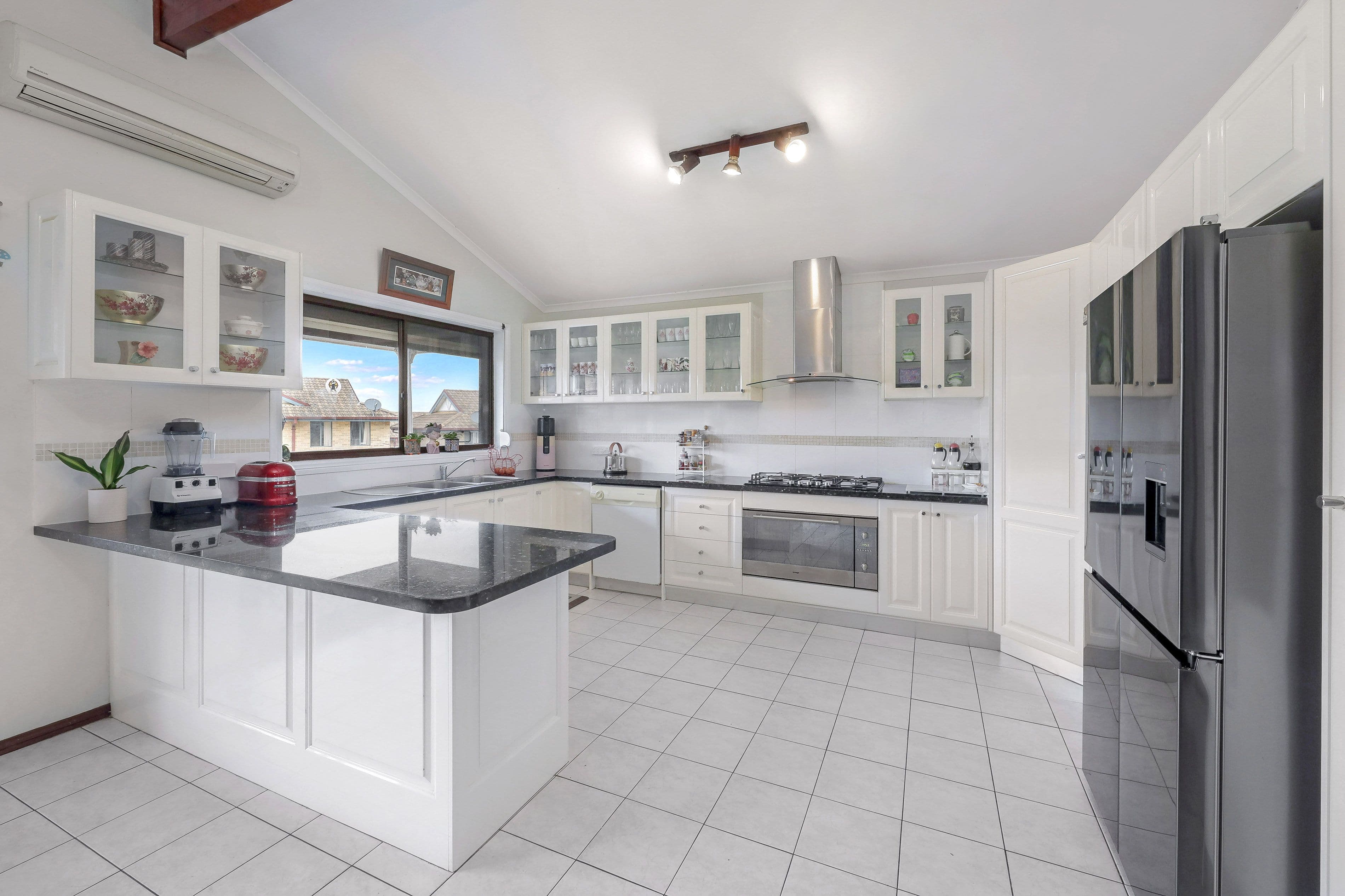 69 Carnavon Crescent, Georges Hall NSW 2198, Georges Hall - Thumbnail 3