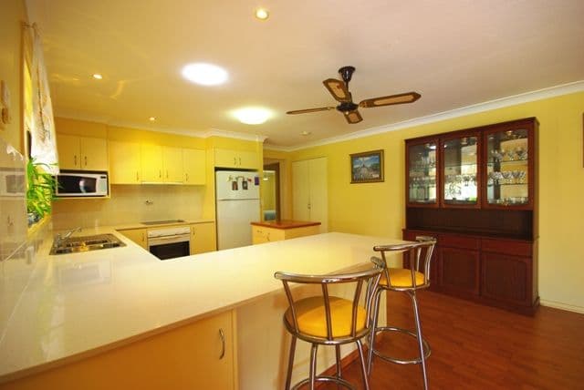 8 Intrepid Drive, MERMAID WATERS QLD 4218, Mermaid Waters - Thumbnail 5