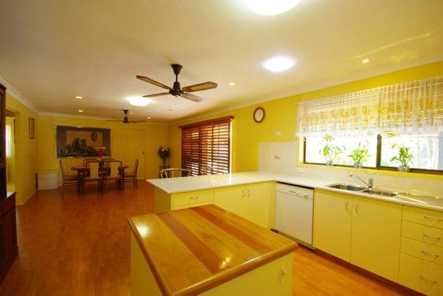 8 Intrepid Drive, MERMAID WATERS QLD 4218, Mermaid Waters - Thumbnail 6