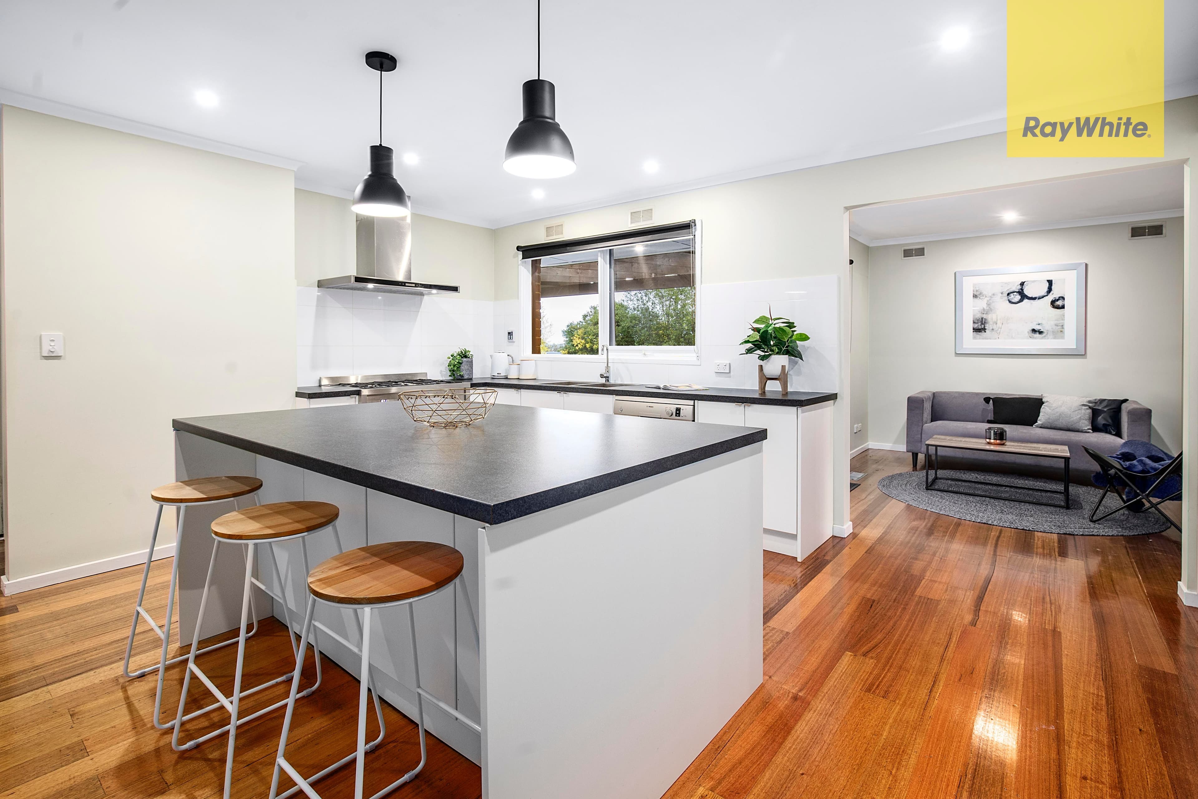 8 Courtney Square, Wantirna VIC 3152, Wantirna - Thumbnail 2