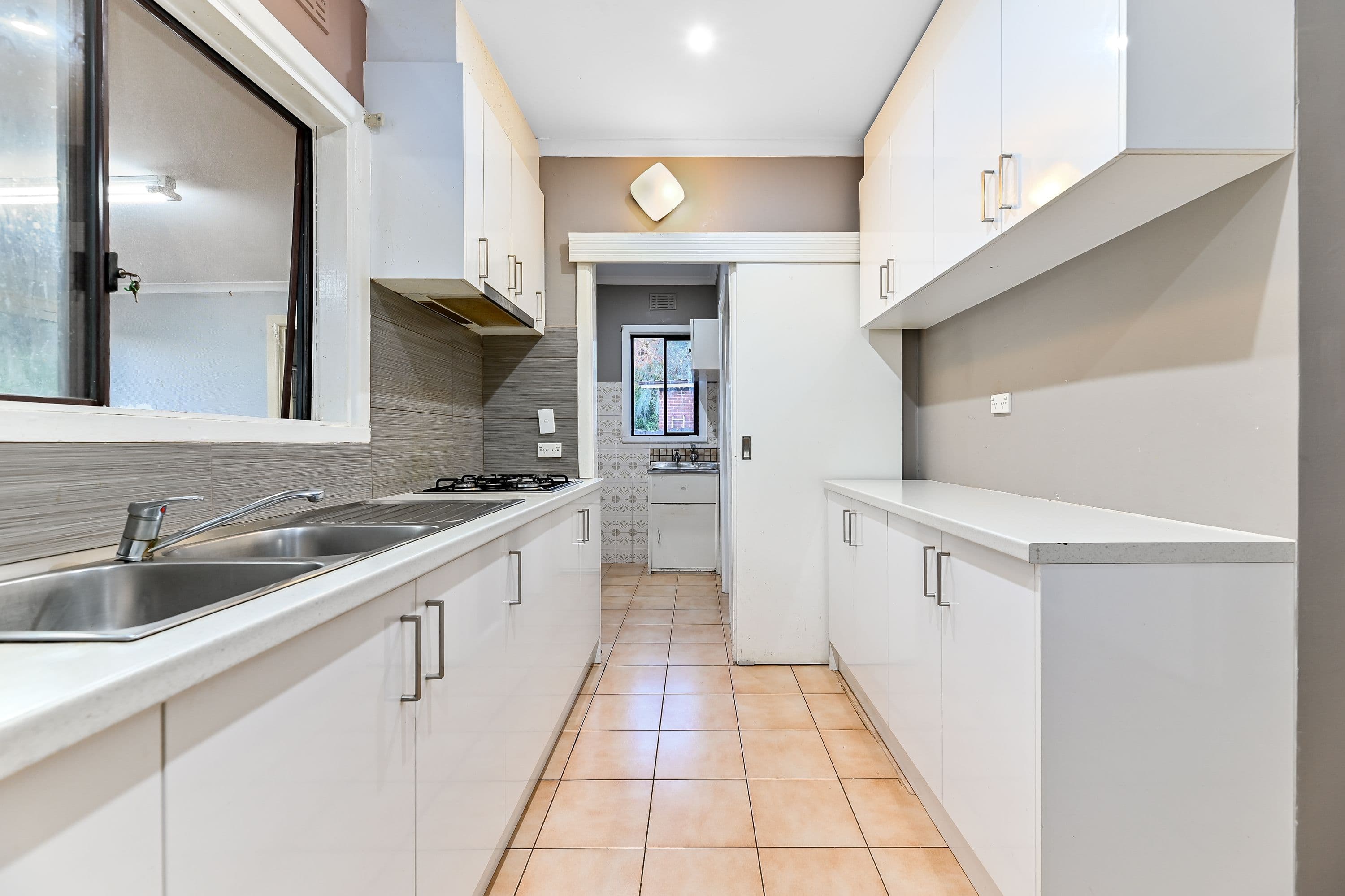 5 Sutton Court, Glen Waverley VIC 3150, Glen Waverley - Thumbnail 2