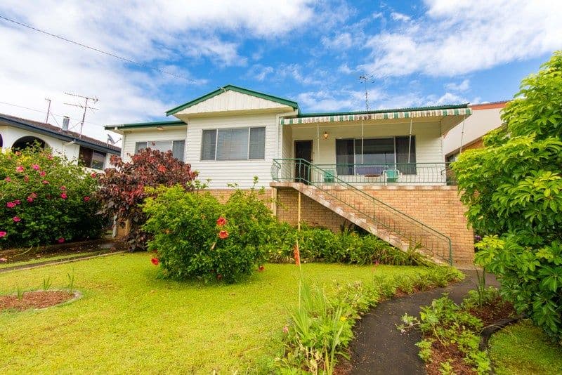 24 Macpherson Crescent, Grafton - Image 1