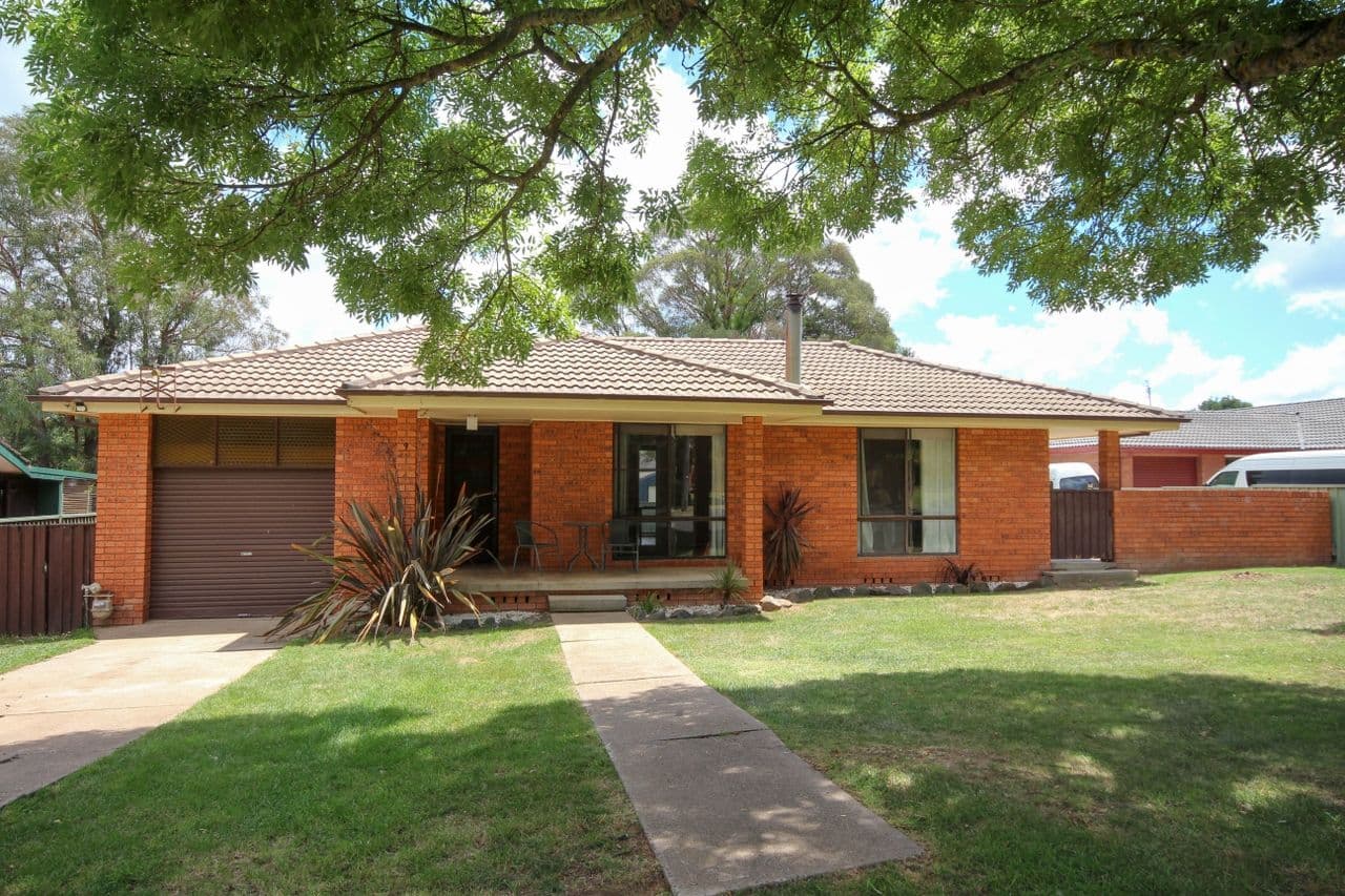 9 Tarana Road, Oberon - Image 1