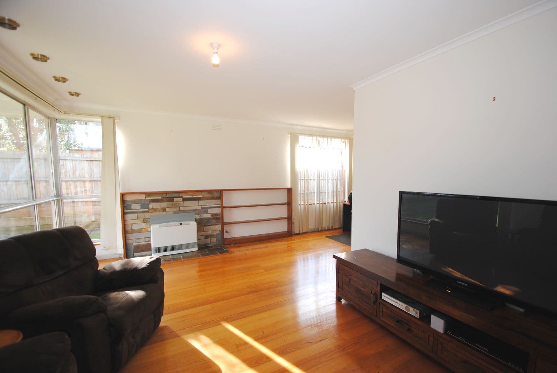 17 Bruce Street, Leongatha, Leongatha - Thumbnail 3