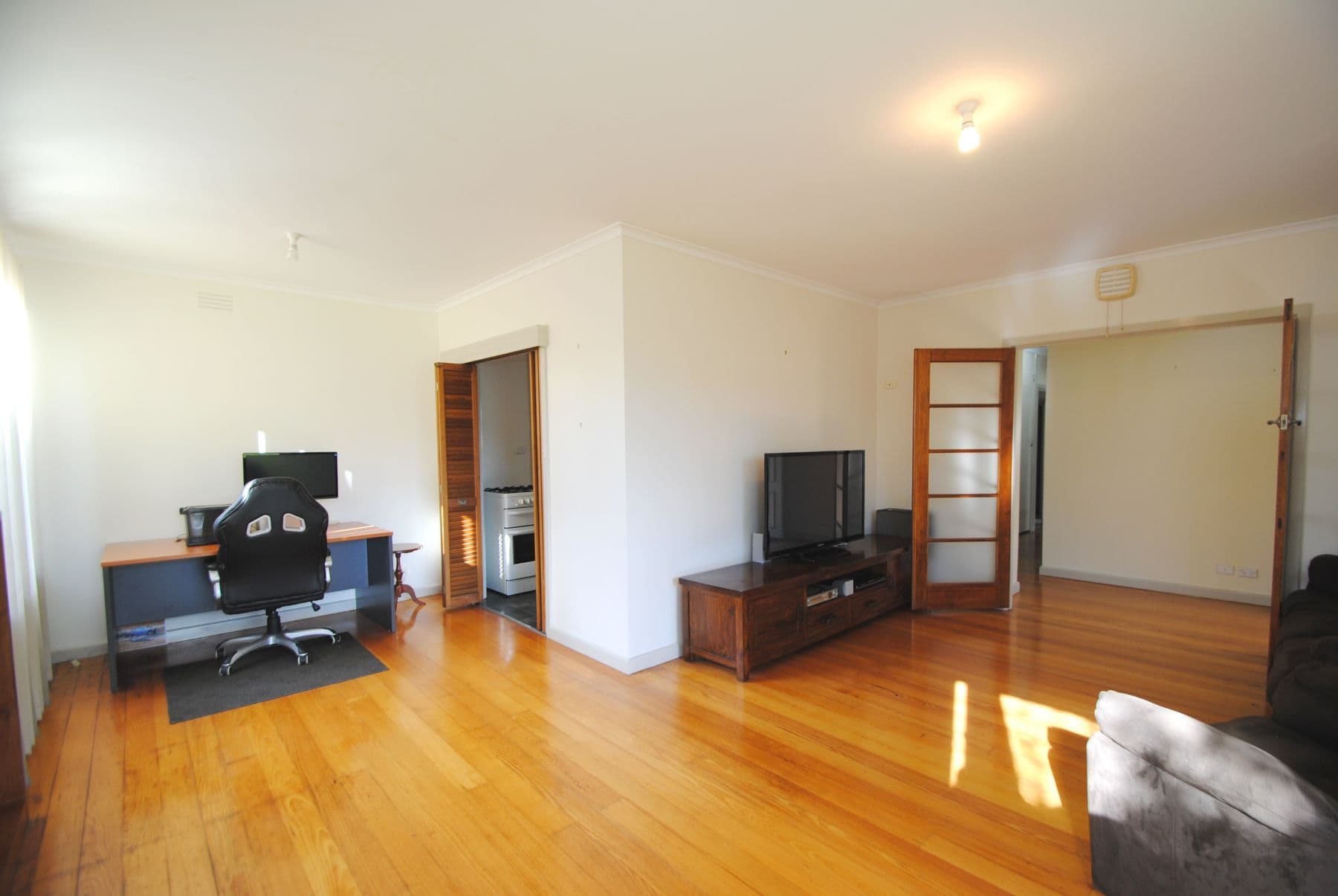 17 Bruce Street, Leongatha, Leongatha - Thumbnail 4