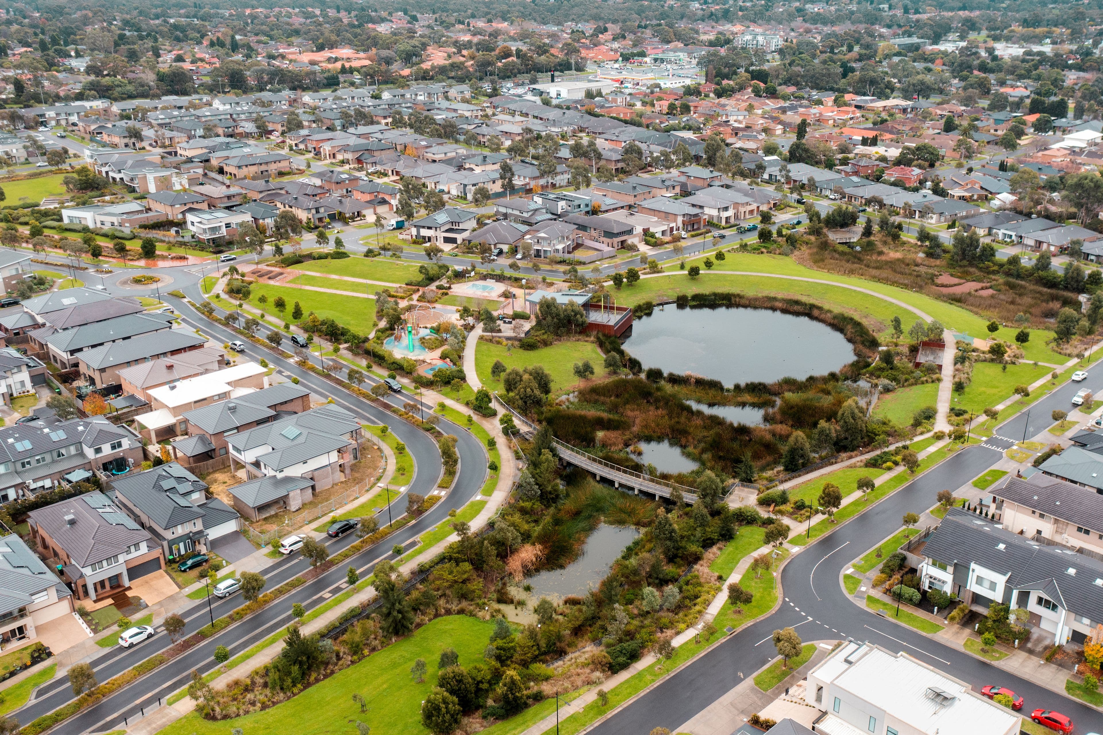 19 Reflection Drive, Wantirna South VIC 3152, Wantirna South - Thumbnail 2