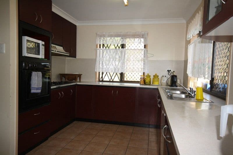 38 Mahoney Street, MUNDUBBERA QLD 4626, Mundubbera - Thumbnail 2