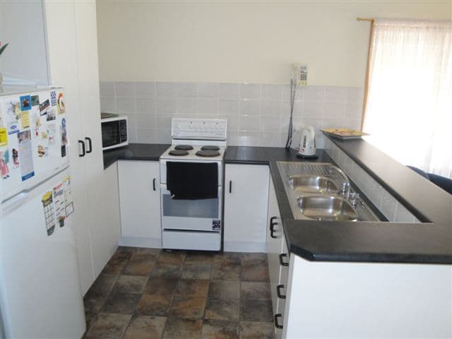 4 Boothman Mews, Golden Bay, WA, 6174, Golden Bay - Thumbnail 2