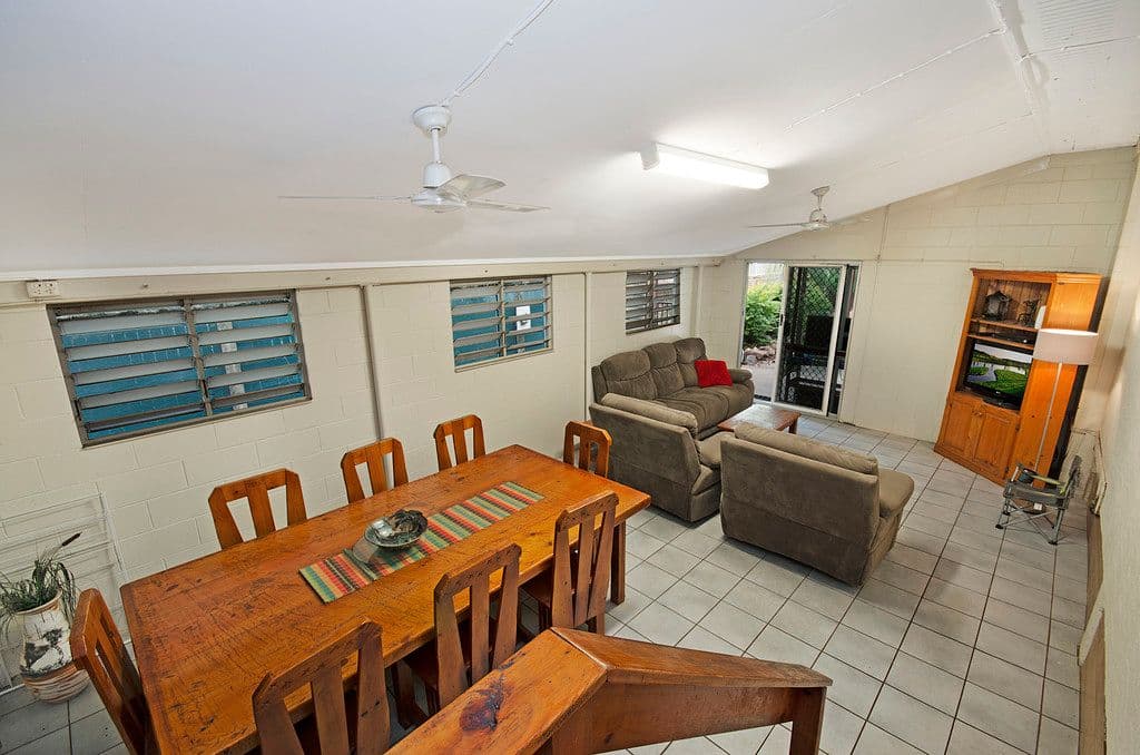 317 Stuart Drive, Wulguru QLD 4811, Wulguru - Thumbnail 2