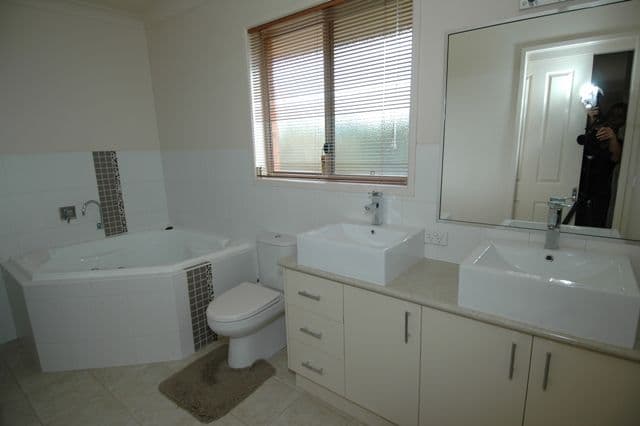 66 Schoeffel Drive, ECHUCA VIC 3564, Echuca - Thumbnail 4