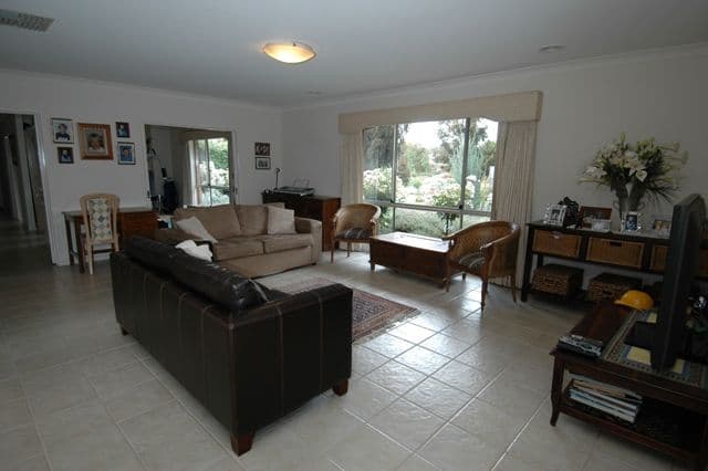 66 Schoeffel Drive, ECHUCA VIC 3564, Echuca - Thumbnail 6