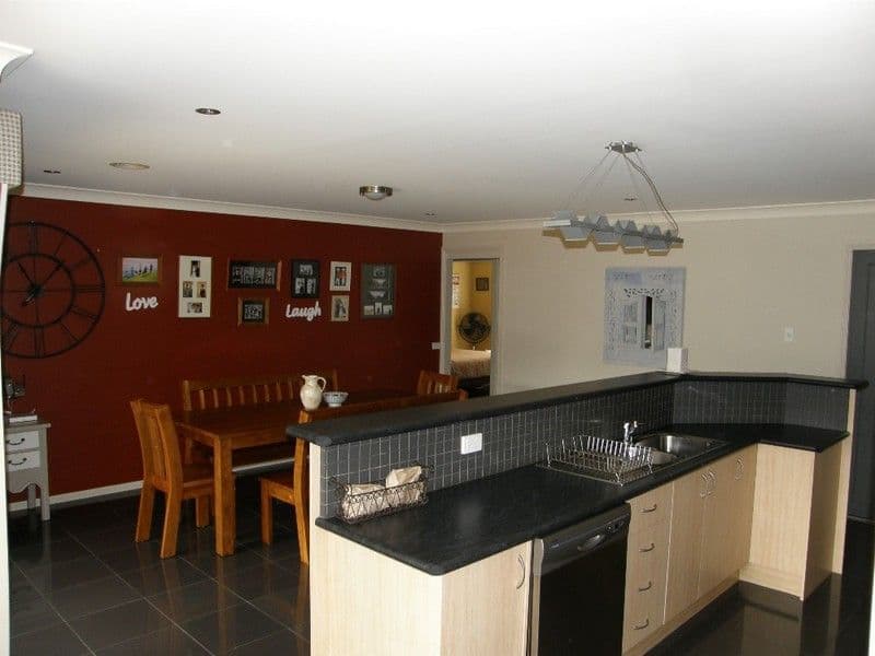 102 Albert Street, Warragul, VIC, 3820, Warragul - Thumbnail 7