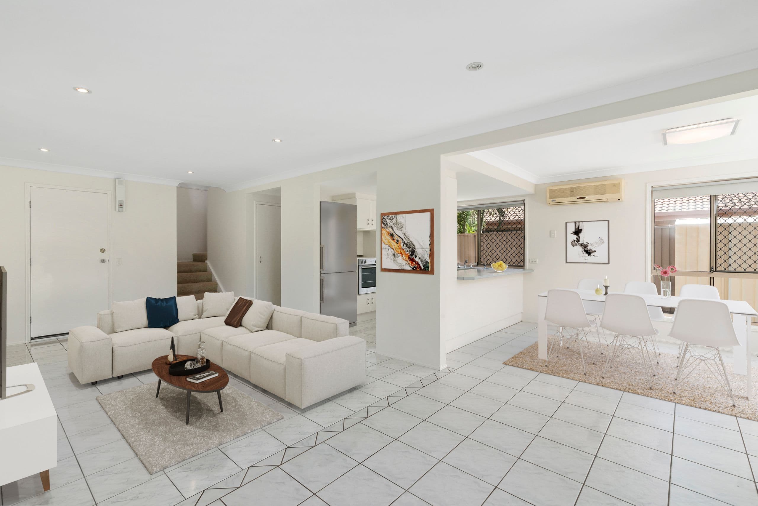 284 Nineteenth Avenue, Elanora QLD 4221, Elanora - Thumbnail 2